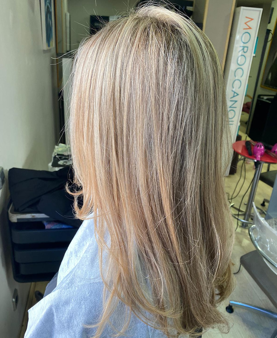 Coloracion Illumina color rubio con mechas claras | Wapas Peluqueria coloracion illumina color rubio