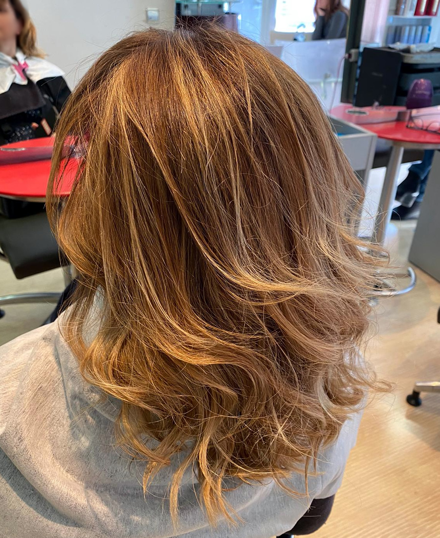 Coloración cabello con mechas rubias | Wapas Peluqueria coloracion cabello mechas rubias