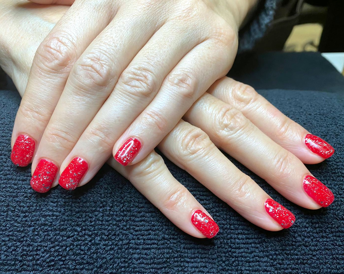 Manicura Opi permanente color rojo fantasia | Wapas Peluqueria manicura uñas permanentes opi fantasia