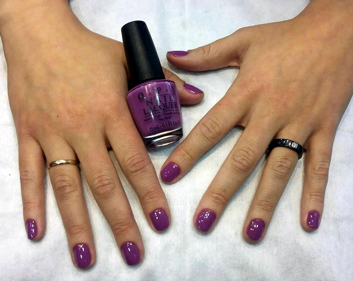 Manicura Opi color lila | Wapas Peluqueria manicura uñas opi color lila