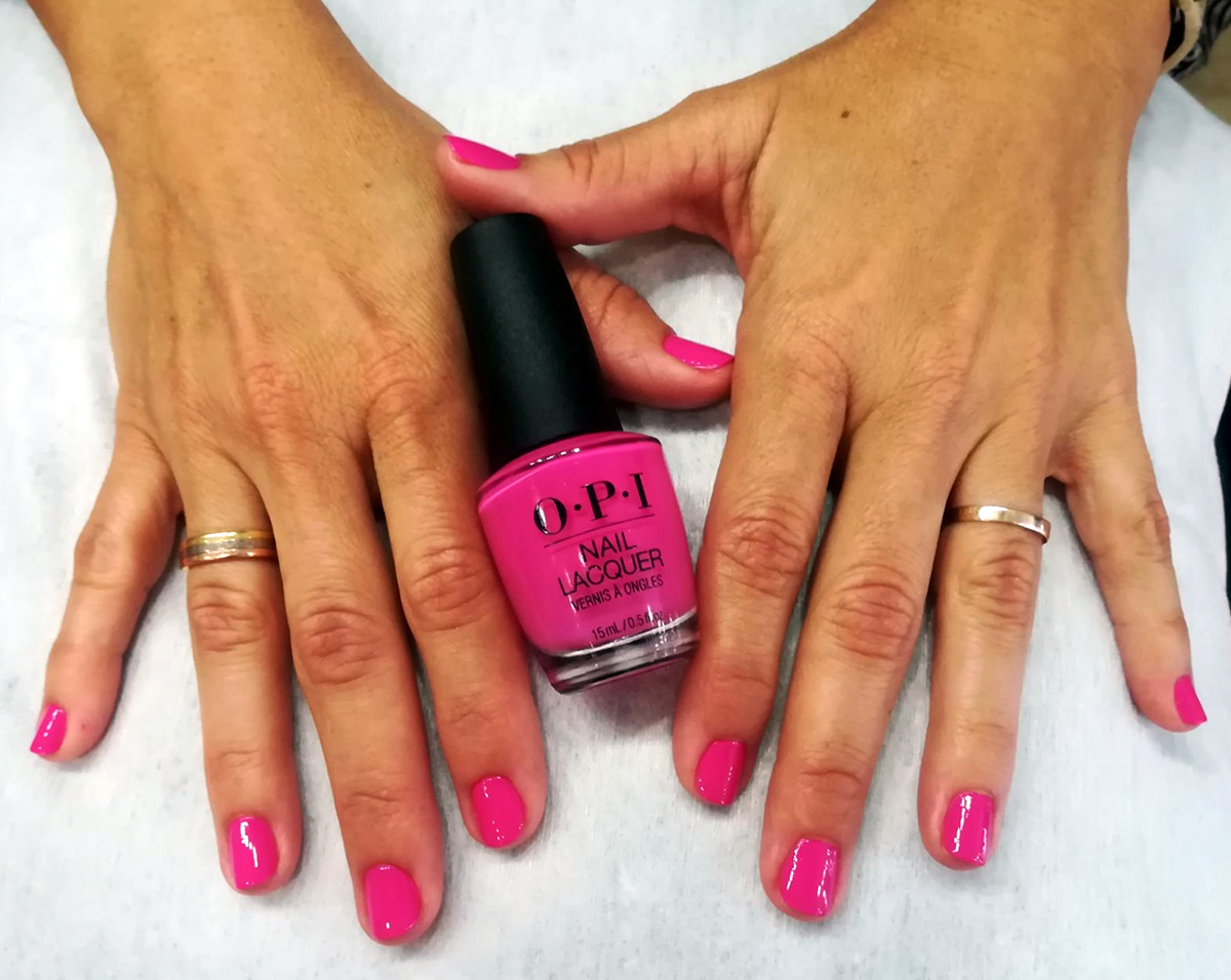 Manicura Opi color rosa | Wapas Peluqueria manicura uñas opi color rosa