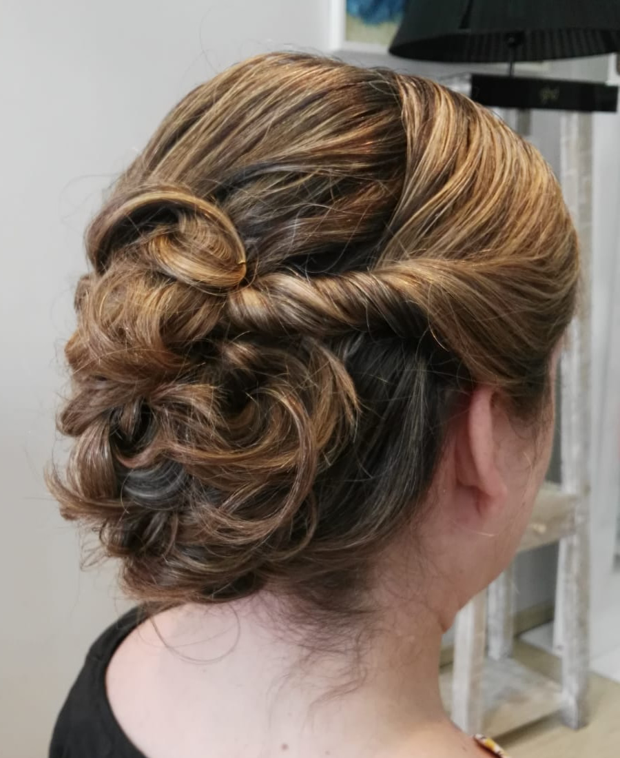 Recogido descolocado | Wapas Peluqueria recogido cabello descolocado