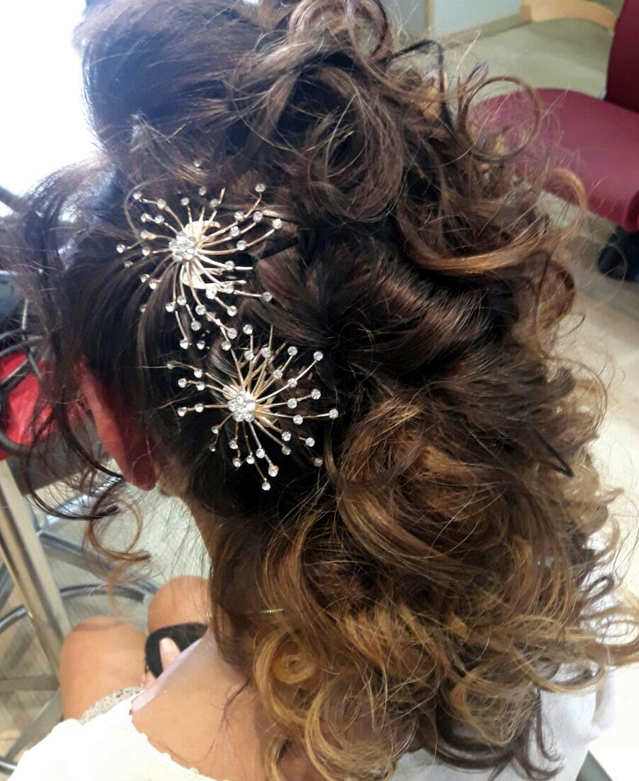 Recogido ladeado con adorno | Wapas Peluqueria recogido con adorno lateral